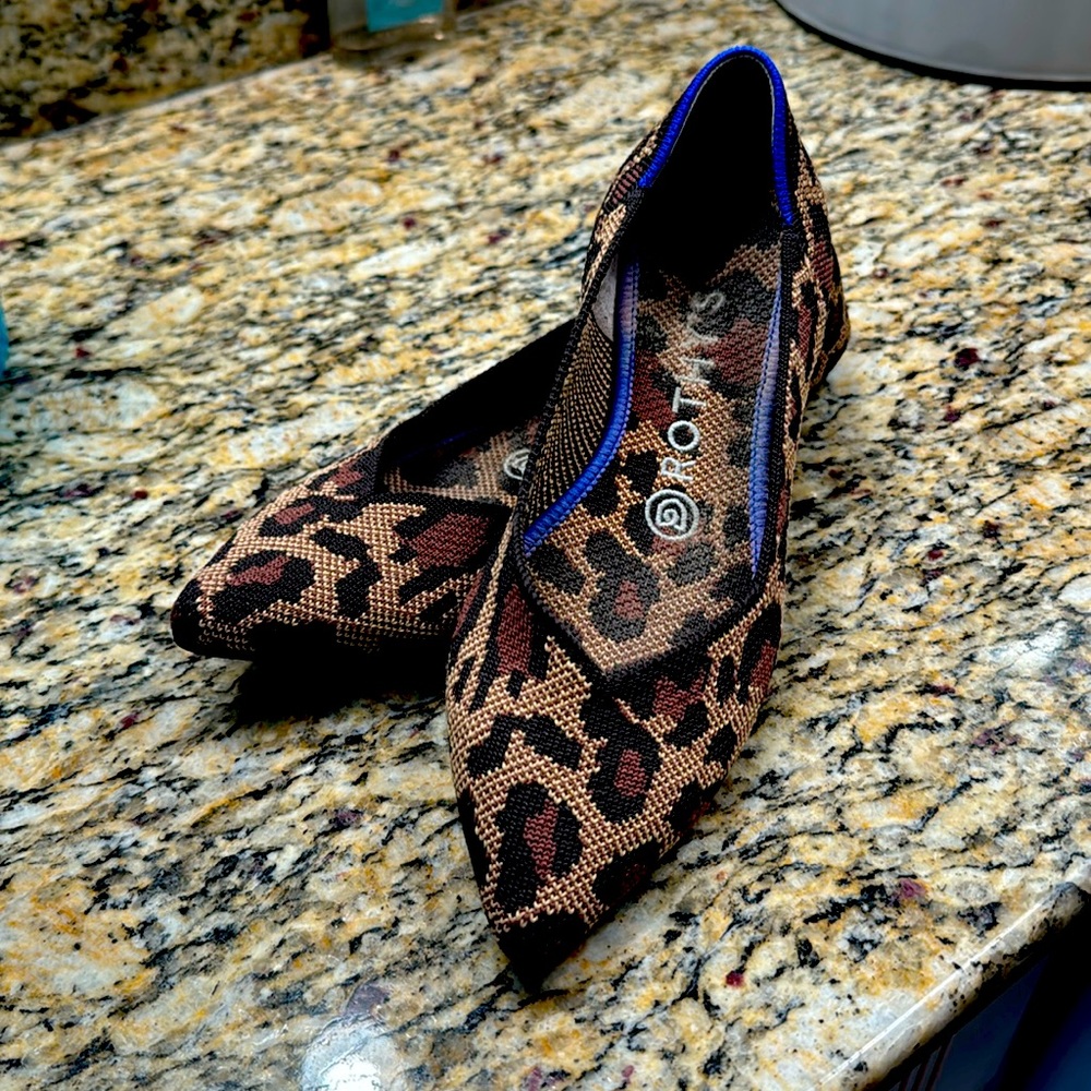 Great condition, only worn a few times. Too small for me